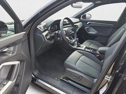 New 2025 Audi Q3 2.0T Premium image 14