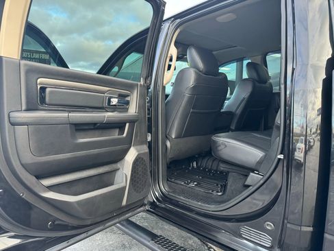 Used 2018 RAM 2500 Laramie w/ Sport Appearance Group image 12