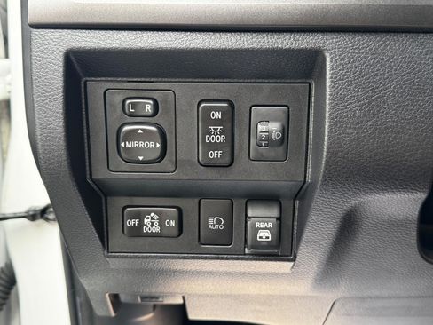 Used 2021 Toyota Tundra SR5 AWD/4WD image 17