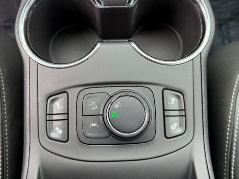 Used 2024 GMC Terrain SLT FWD image 13