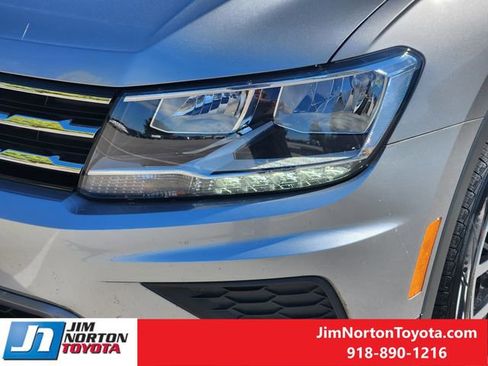 Used 2021 Volkswagen Tiguan SE image 11