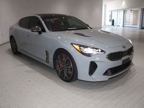 Used 2020 Kia Stinger GT2 image 8