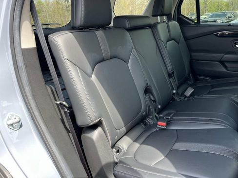 Used 2025 Honda Pilot Touring image 23