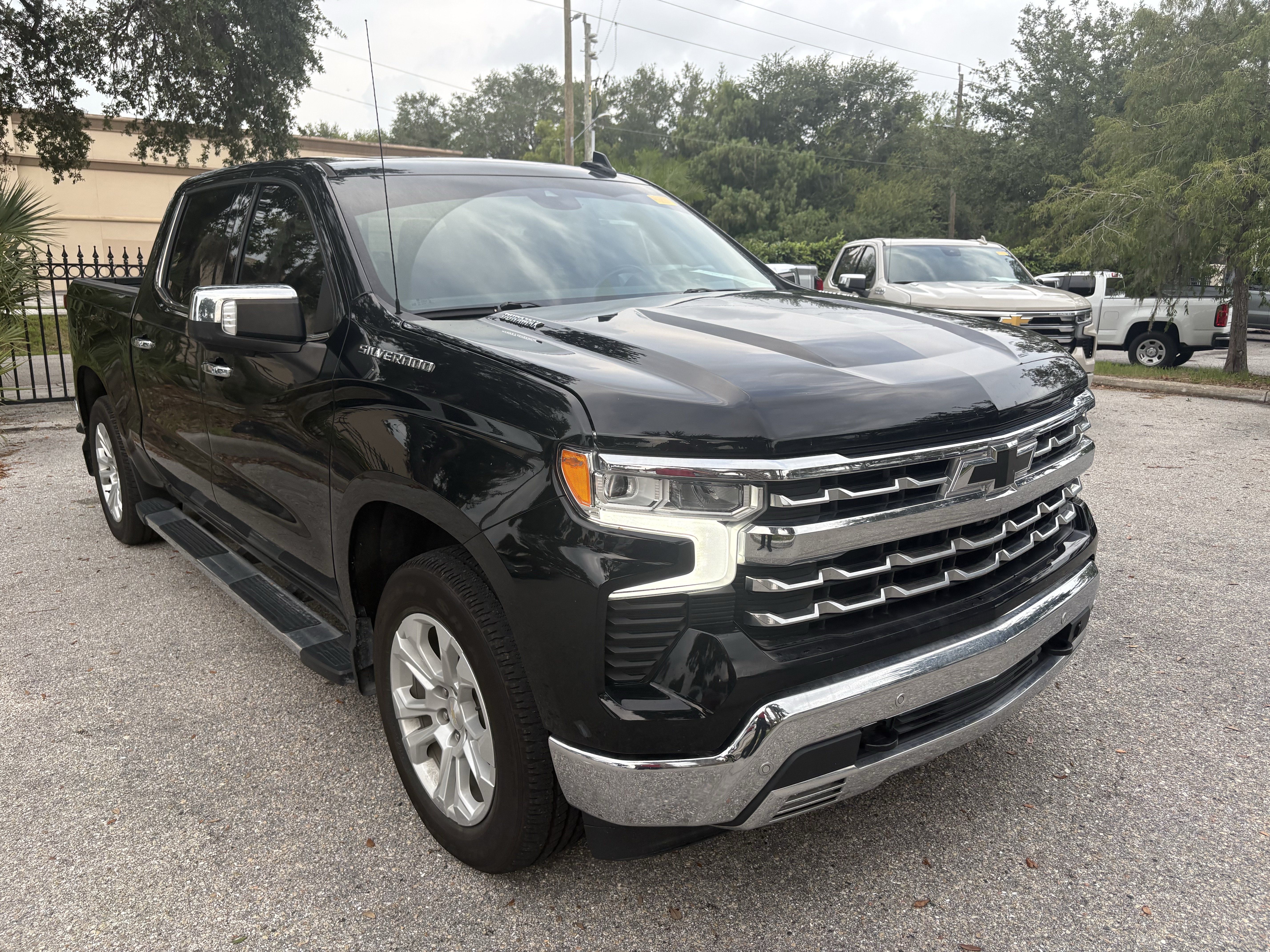 Used 2022 Chevrolet Silverado 1500 LTZ w/ LTZ Premium Package RWD image 1