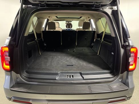 Used 2024 Ford Expedition Max Limited image 10