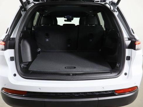 New 2025 Jeep Grand Cherokee Limited image 18