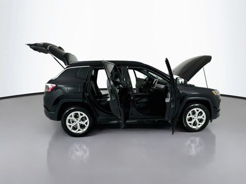 Used 2024 Jeep Compass Latitude AWD/4WD image 22