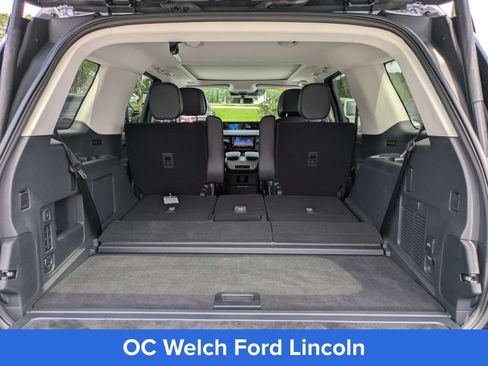 Certified 2026 Lincoln Navigator Reserve AWD/4WD image 7