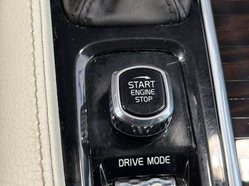 Used 2019 Volvo XC90 T6 Momentum w/ Advanced Package AWD/4WD image 26