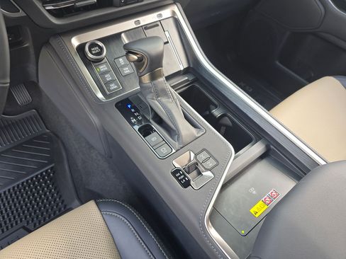 Used 2025 Lexus GX 550 image 29