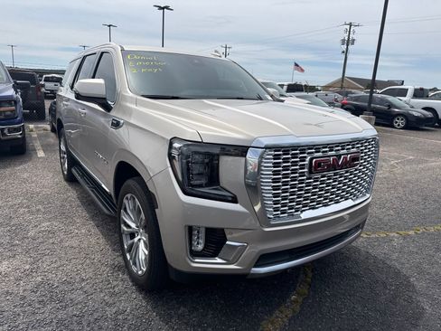 Used 2023 GMC Yukon Denali AWD/4WD image 1