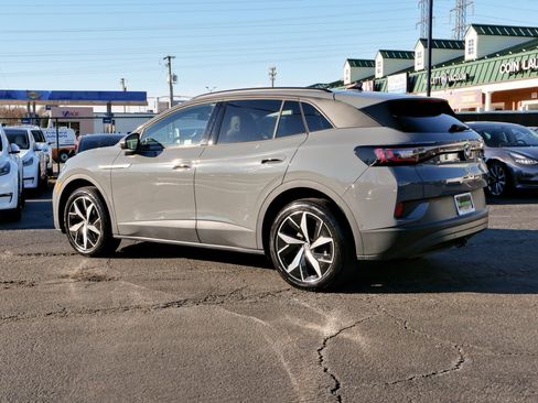 Used 2024 Volkswagen ID.4 Pro S image 2