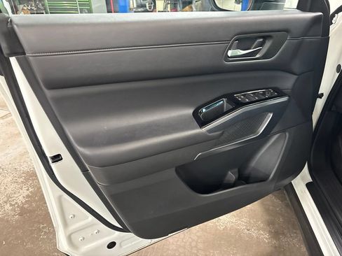 Certified 2024 Nissan Pathfinder SL AWD/4WD image 19
