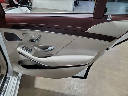 Used 2018 Mercedes-Benz S 560 4MATIC Sedan image 25