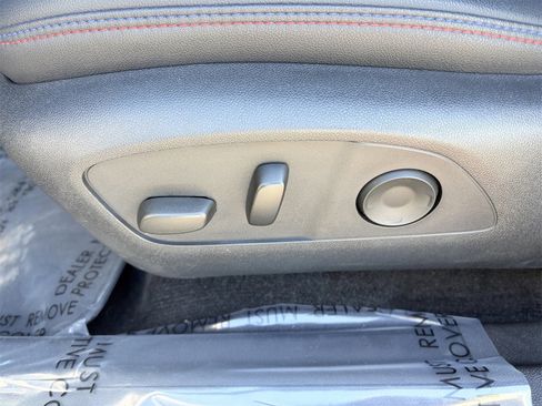 Used 2024 Chevrolet Equinox EV RS image 20