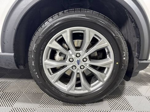 Used 2023 Ford Explorer XLT w/ Equipment Group 202A AWD/4WD image 11