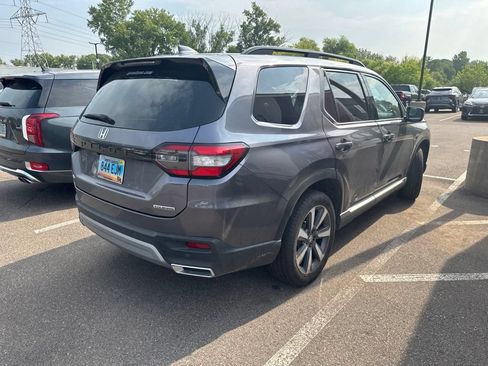 Used 2025 Honda Pilot Touring image 24