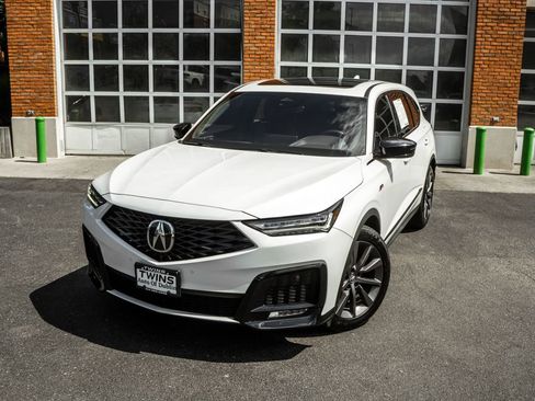 Used 2025 Acura MDX A-Spec AWD/4WD image 2