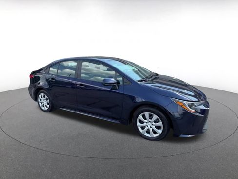 Used 2025 Toyota Corolla LE FWD image 6