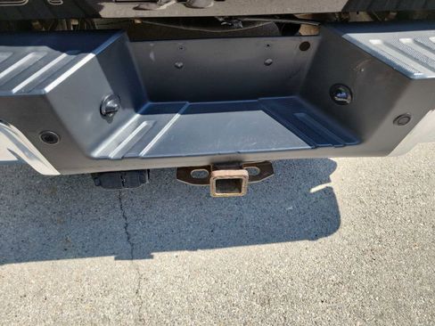 Used 2014 Ford F250 Lariat w/ Lariat Interior Package image 9