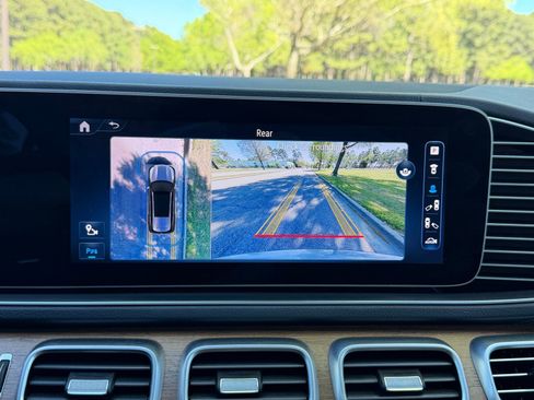 Used 2024 Mercedes-Benz GLS 580 4MATIC image 5