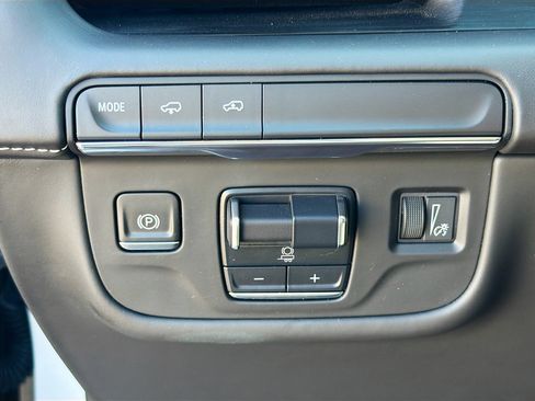 Used 2023 Cadillac Escalade Sport Platinum image 38