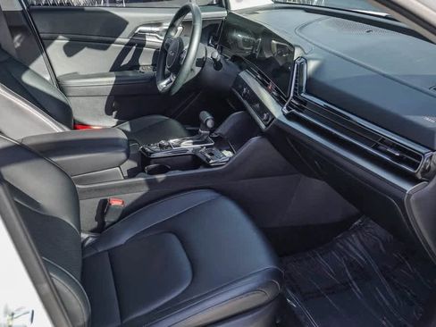 Certified 2023 Kia Sportage EX image 15