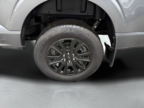 Used 2025 Ford F150 Platinum w/ FX4 Off-Road Package AWD/4WD image 31