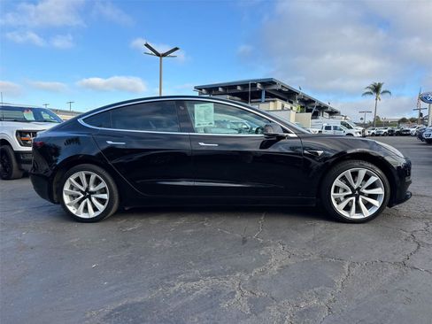 Used 2020 Tesla Model 3 Standard Range RWD image 8