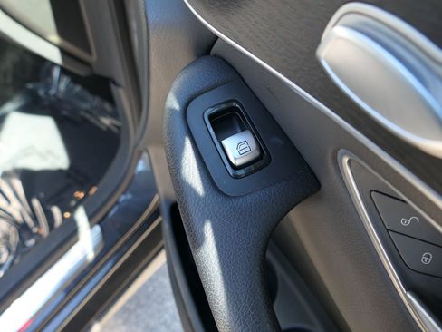 Used 2022 Mercedes-Benz GLC 300 image 26