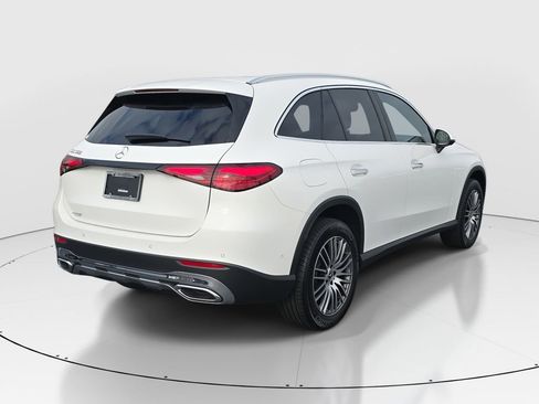 Certified 2025 Mercedes-Benz GLC 300 image 5