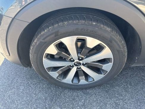 Certified 2021 Kia Telluride S AWD/4WD image 5