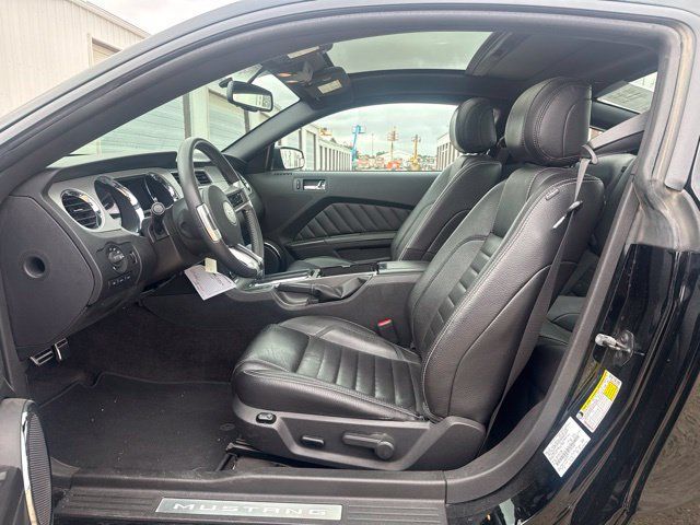Used 2012 Ford Mustang GT Premium w/ HID Headlamps & Security Pkg RWD image 3