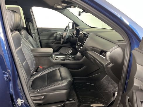 Used 2023 Chevrolet Traverse LT w/ Rear Camera Mirror Package AWD/4WD image 6