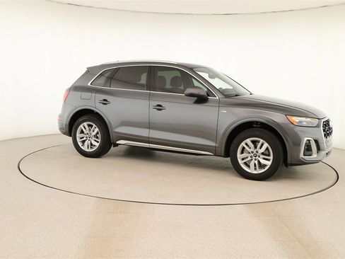 Certified 2023 Audi Q5 2.0T Premium w/ Convenience Package image 9