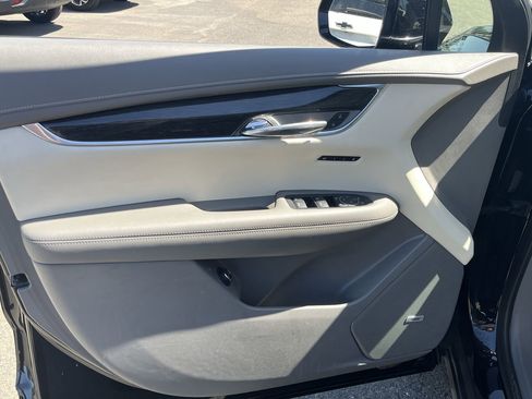 Used 2021 Cadillac XT6 Premium Luxury AWD/4WD image 21