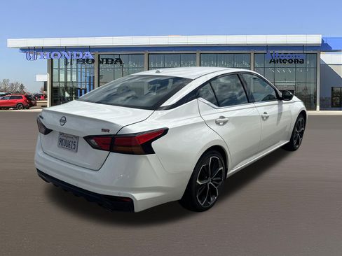 Used 2024 Nissan Altima 2.5 SR FWD image 4