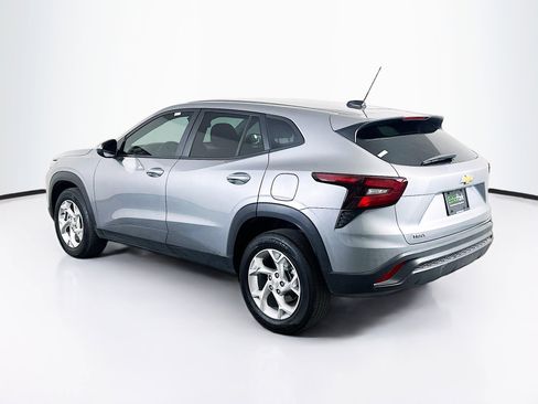 Used 2026 Chevrolet Trax LS w/ LS Convenience Package FWD image 5