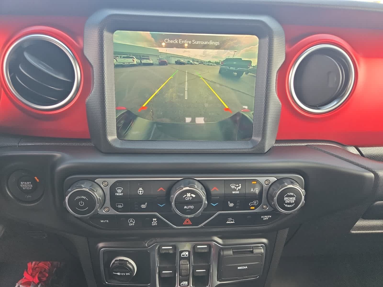Used 2021 Jeep Gladiator Rubicon AWD/4WD image 18