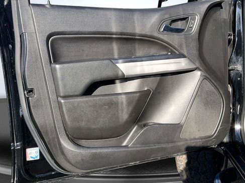 Used 2021 Chevrolet Colorado LT w/ Safety Package RWD image 24