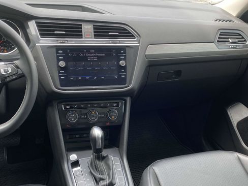 Used 2021 Volkswagen Tiguan S image 14