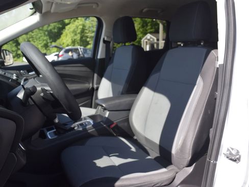 Used 2017 Ford Escape SE FWD image 6