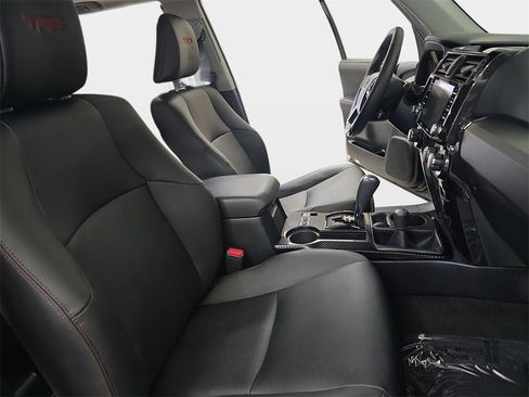 Used 2020 Toyota 4Runner Venture w/ Moonroof Package image 12