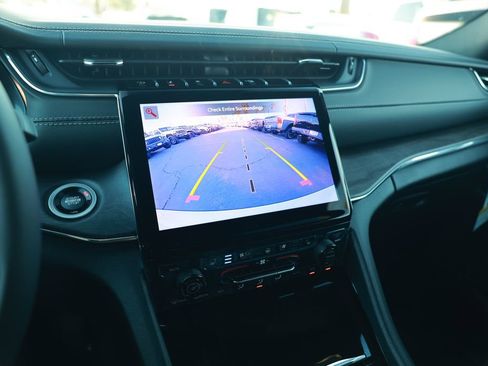 New 2025 Jeep Grand Cherokee Overland image 20