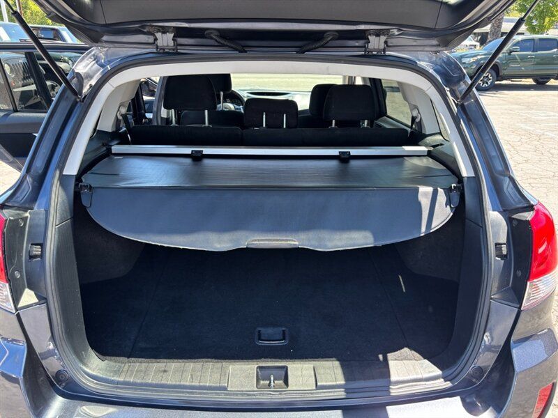 Used 2014 Subaru Outback 2.5i Premium AWD/4WD image 13