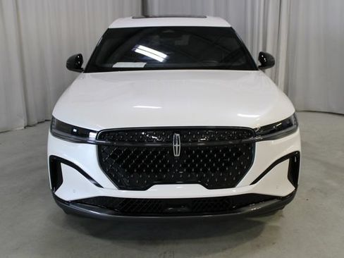 Used 2024 Lincoln Nautilus Premier w/ Equipment Group 102A AWD/4WD image 32