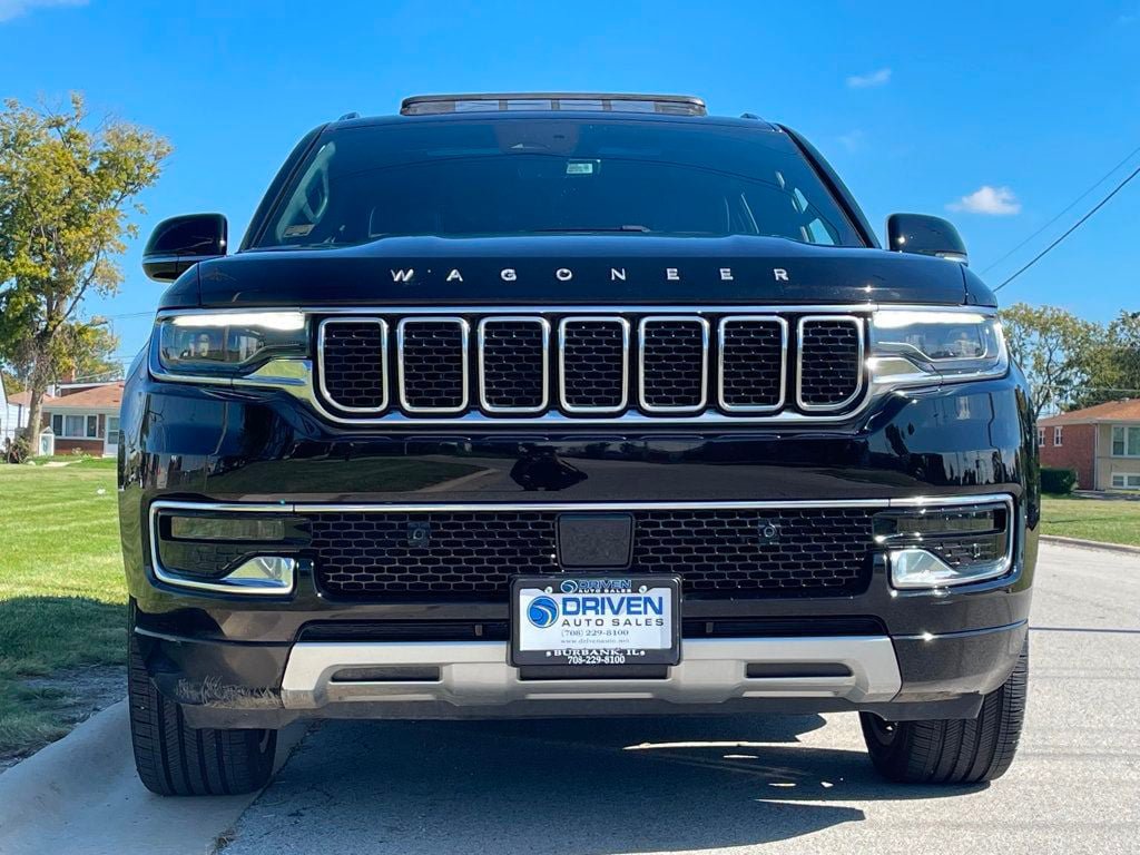 Used 2023 Jeep Wagoneer L Series II w/ Premium Group I AWD/4WD image 3