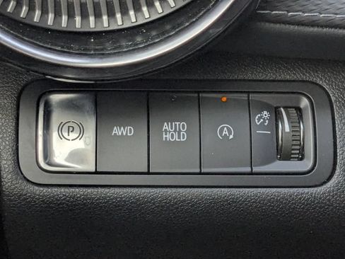 Used 2025 Chevrolet Equinox LT AWD/4WD image 32