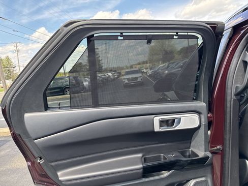 Used 2022 Ford Explorer Platinum w/ Equipment Group 601A AWD/4WD image 46