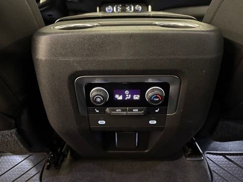 Used 2021 Chevrolet Tahoe Premier w/ Premium Package AWD/4WD image 23